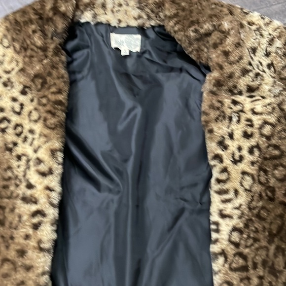 Faux fur leopard vest - Picture 3 of 4